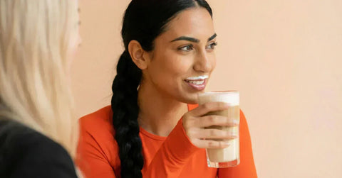 Zu einem guten Latte Macchiato gehört auch der Milchbart