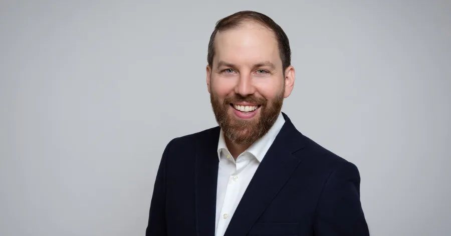 Joscha Gewinner ist Gründer, Buchautor und Digital Marketing Manager